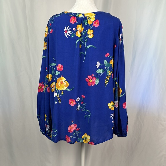 Old navy Royal blue floral print split neck top with long sleeves. - Picture 3 of 12